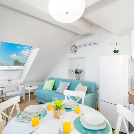 Holiday home Krika -three Bedroom With Heated Pool And Jacuzzi Skrip