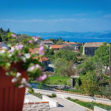 Hébergement de vacances Krika -three Bedroom With Heated Pool And Jacuzzi