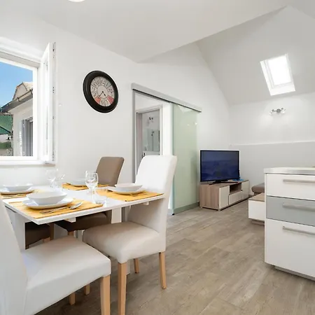 Krika -three Bedroom With Heated Pool And Jacuzzi * Škrip