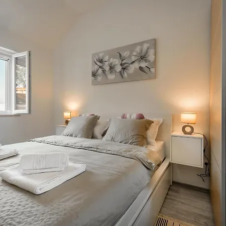 Krika -three Bedroom With Heated Pool And Jacuzzi Hébergement de vacances