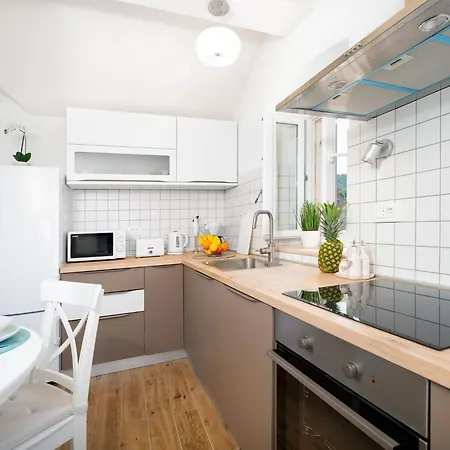 Hébergement de vacances Krika -three Bedroom With Heated Pool And Jacuzzi