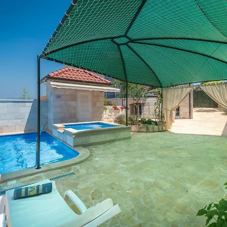 Krika -three Bedroom With Heated Pool And Jacuzzi * Škrip