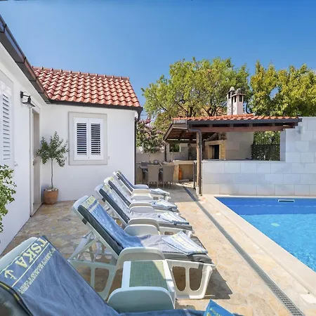 Krika -three Bedroom With Heated Pool And Jacuzzi Hébergement de vacances