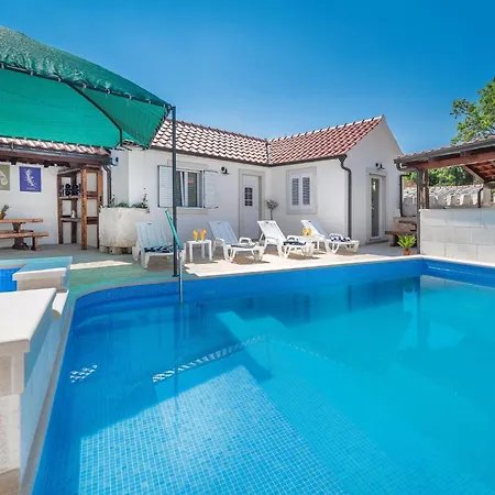 Krika -three Bedroom With Heated Pool And Jacuzzi 펜션 *