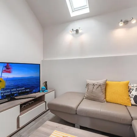 펜션 Krika -three Bedroom With Heated Pool And Jacuzzi