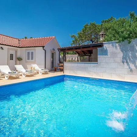 Krika -three Bedroom With Heated Pool And Jacuzzi 펜션 Škrip
