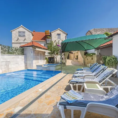 Krika -three Bedroom With Heated Pool And Jacuzzi 펜션 *